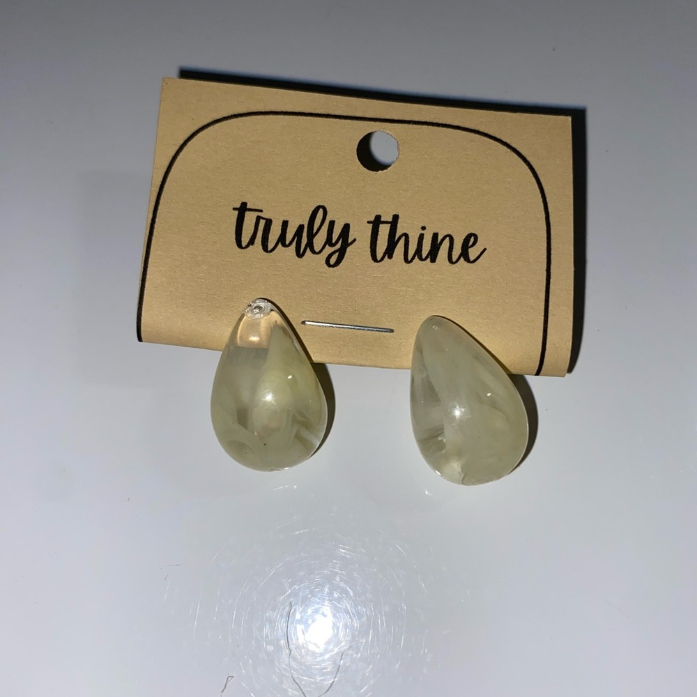 Cream Teardrop Earrings